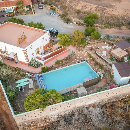 Kikiki House *